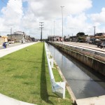 Governo urbaniza as margens de canal no bairro Santos Dumont -