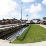 Governo urbaniza as margens de canal no bairro Santos Dumont -