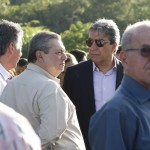 Déda comparece ao sepultamento do jovem Bruno Menezes Oliveira -