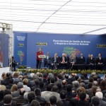 participa do lançamento de Plano de Prevenção e Resposta a secas e enchentes -