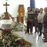 Déda comparece ao sepultamento de Mary Mesquita  Dória -