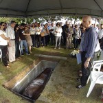 Déda comparece ao sepultamento de Mary Mesquita  Dória -