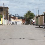 Ruas do município de Pedrinhas recebem rede de drenagem e capeamento asfáltico -