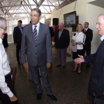 ao lado do governador de Pernambuco