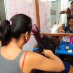 Aulas práticas de cabeleireiro acontecem no Espaço Novos Rumos do Bugio  -