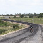 Rodovia Sítios Novos/Santa Rosa do Ermírio recebe camadas de asfalto -