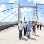 Iniciada a colocação do guardacorpo da ponte Gilberto Amado  - O gestor da pasta de Infraestrutura