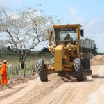 Rodovia Sítios Novos/Santa Rosa do Ermírio recebe camadas de asfalto -