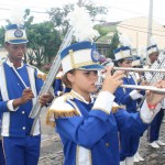 Alunos da rede estadual hasteiam a bandeira do Brasil na sede da Seed  -