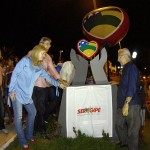 Déda entrega nova praça à população de Santana do São Francisco  - A moradora Maria Gorete Santana