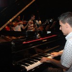 Alunos da rede estadual assistem ao espetáculo Tom Jobim Plural no Teatro Atheneu  - A aluna Vitoria Nunes dos Santos / Fotos: José Santana Filho/Seed