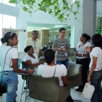 Alunas do ‘Novos Rumos’ têm aulas práticas de camareira - Fotos: Ascom/Seides