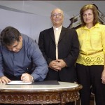 Governador oficializa doação de R$ 1 milhão do Banese para reforma da Catedral -