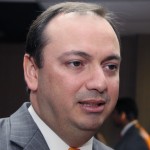 Saumíneo Nascimento representa o governador na abertura do Salão Imobiliário - O secretário do Desenvolvimento Econômico e da Ciência e Tecnologia
