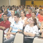 Professores participam do Encontro Estadual do Ensino Médio Inovador - A professora Hortencia Araujo entre os professores Paulo Rego e Izabel Ladeira