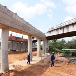 Colocadas as primeiras vigas do piso do novo viaduto do Detran -