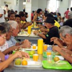 Aferição de pressão arterial e orientação nutricional são realizadas no restaurante Padre Pedro -
