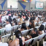 Alunos lotam quadra do Dom Luciano para as aulas de revisão final do Enem -