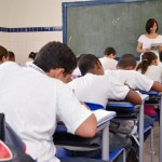 Mais de 17 mil novas carteiras e 939 birôs foram entregues às escolas este ano - Foto: Eugênio Barreto/Seed