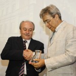 Déda recebe troféu que homenageou o Museu da Gente Sergipana  -