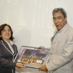 Déda recebe troféu que homenageou o Museu da Gente Sergipana  -