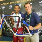Ciclista de escola da rede estadual de ensino recebe premiação do Comitê Olímpico Brasileiro -