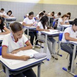 Alunos da 2ª série do ensino médio e do 3° ano do curso normal participaram de Simuladão  - Fotos: Eugênio Barreto/Seed