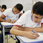 Alunos da 2ª série do ensino médio e do 3° ano do curso normal participaram de Simuladão  - Fotos: Eugênio Barreto/Seed