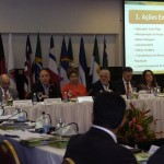 Presidenta Dilma anima os governadores nordestinos ao anunciar a ‘financeirização’ da Sudene   - A presidenta Dilma Rousseff cumprimenta o governador em exercício de Sergipe