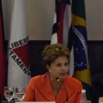 Presidenta Dilma anima os governadores nordestinos ao anunciar a ‘financeirização’ da Sudene   - A presidenta Dilma Rousseff cumprimenta o governador em exercício de Sergipe