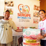 Estado distribui alimentos e leite a vítimas da estiagem - A secretária de Assistência Social e do Trabalho do município de Itabi