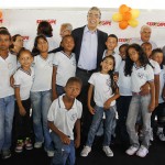 Déda entrega reforma na escola Augusto Ferraz