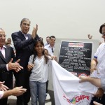 Déda entrega reforma na escola Augusto Ferraz