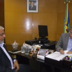 Déda busca unir forças com demais governadores do NE para reforço do FPE - Governador Marcelo Déda e o secretário da Casa Civil