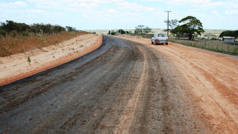 Metade da rodovia que liga Itabaianinha a Tomar do Geru está asfaltada