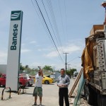 Banese recebe carregamento de portas giratórias  - Fotos: Ascom/Banese