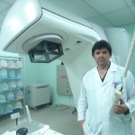 Investimentos em equipamentos aumentam assistência oncológica do Huse - O técnico em radioterapia