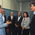 Dilma é recepcionada pelo governador Marcelo Déda no aeroporto de Aracaju -