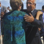Dilma é recepcionada pelo governador Marcelo Déda no aeroporto de Aracaju -