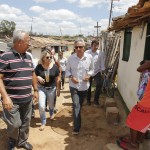 Jackson Barreto visita favela do bairro “13”