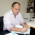 Belivaldo autoriza reforma e construção de cobertura de quadra poliesportiva  -