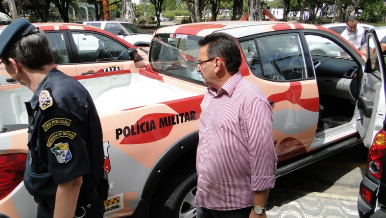 Governo entrega novos veículos e armamento para as polícias Civil e Militar