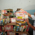 Estado faz inspeção permanente dos alimentos distribuídos a vítimas da seca - Fotos: Edinah Mary/Inclusão Social