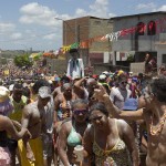 Vicegovernador brinca o tradicional Carnaval de Neópolis -