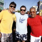 Jackson se diverte ao lado de milhares de foliões no cortejo do Rasgadinho -