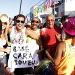 Jackson se diverte ao lado de milhares de foliões no cortejo do Rasgadinho -