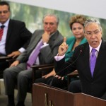 Brasil Sem Miséria beneficiou mais de 264 mil famílias sergipanas em 2012 - Marcelo Déda durante discurso no lançamento de novas ações do Brasil Sem Miséria (Foto: Roberto Jayme)