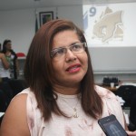 Educação promove curso de libras para servidores - A pedagoga Elvanir Aragão