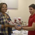 Governo realiza entrega de rosas às mulheres sergipanas - Foto: Wellington Barreto/ASN)