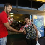 Governo realiza entrega de rosas às mulheres sergipanas - Foto: Wellington Barreto/ASN)